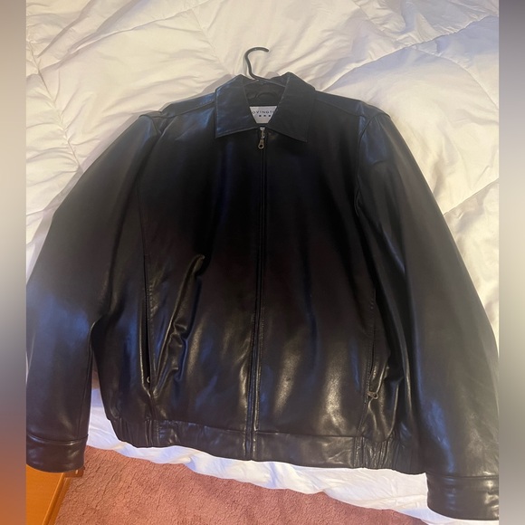 Worthington Leather Jacket. Zips with ease. Size large. Excellent new condition. - Picture 2 of 14